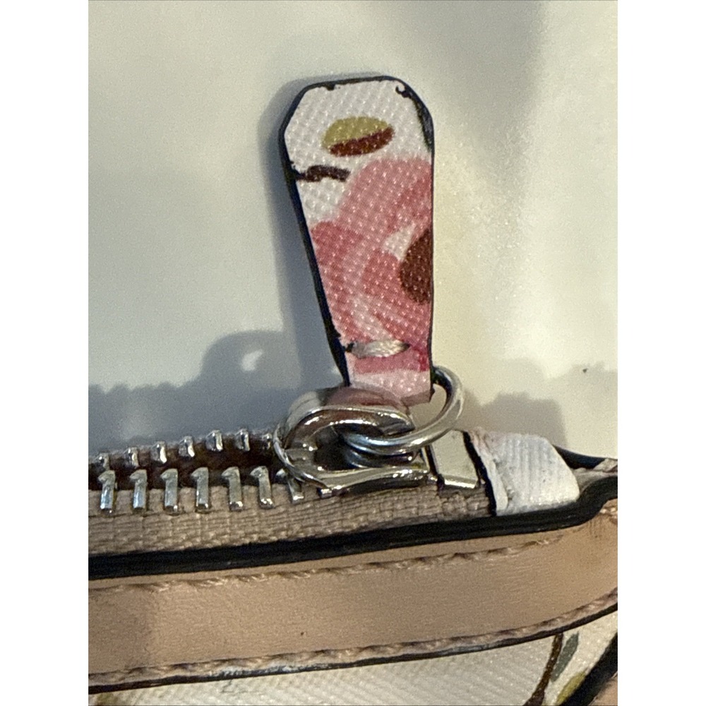 GUESS Floral Pattern Chain Pouch Long Wallet - Picture 13 of 16